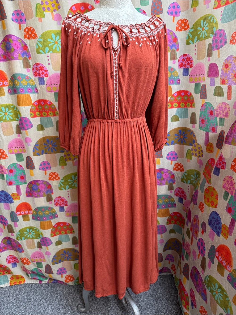 Knox Rose L/S Embroidered Maxi Dress. Small
